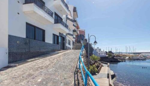 One-Bedroom Apartment with Sea View 2