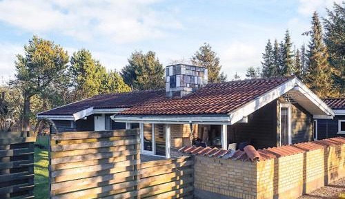 Three-Bedroom Holiday Home 