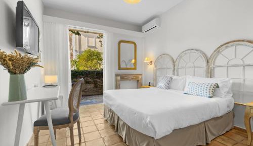 Comfort Room Garden Level