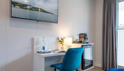 Family Room with Side Sea View