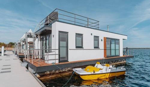 Two-Bedroom House Boat