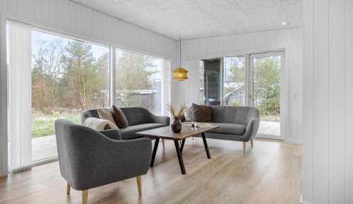 Three-Bedroom Holiday Home 