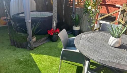 Deluxe One-Bedroom Apartment with Garden View