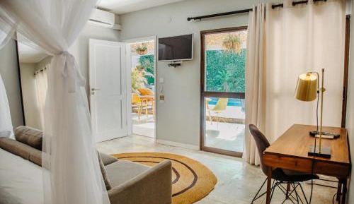 King Suite with Pool View