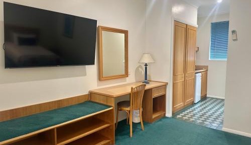 Federation Queen Room