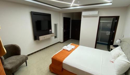 Deluxe King Room
