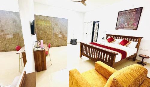 Deluxe Double Room with Balcony
