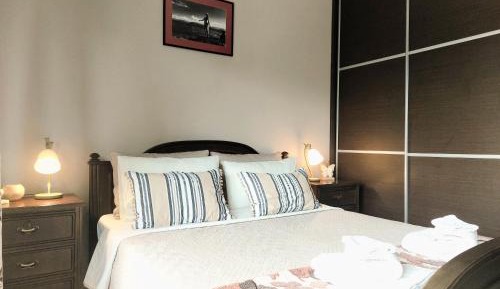 Apartment with Mountain View