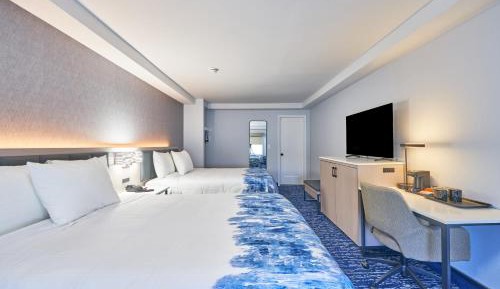 Queen Room with Two Queen Beds (Non-Smoking)