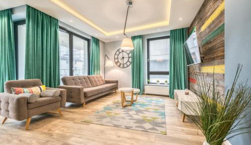 One-Bedroom Apartment with Balcony