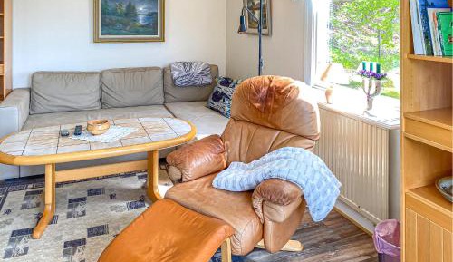 One-Bedroom Holiday Home