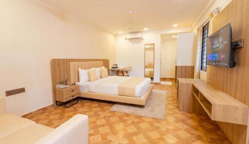 Superior Deluxe Double or Twin Room 