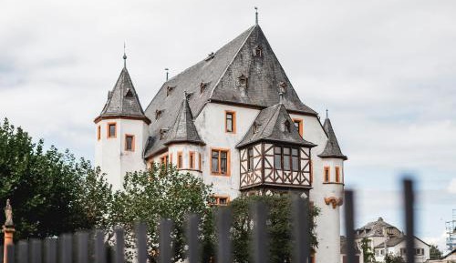 Family Room with Garden View