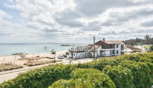 One-Bedroom Apartment with Sea View and Terrace