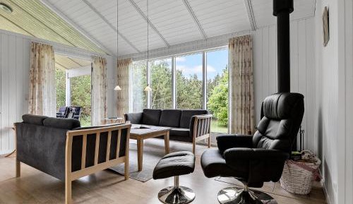 Three-Bedroom Holiday Home 