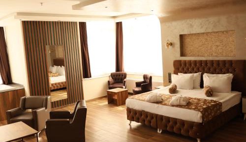 King Room with Pool View