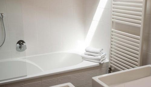 Double or Twin Room with Mountain View