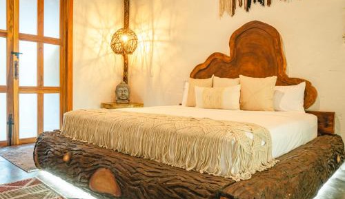 Deluxe Suite with Spa Bath