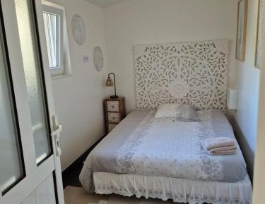 Deluxe Room (2 Adults + 1 Child)
