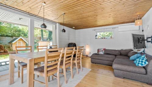 Three-Bedroom Holiday Home 