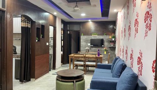 Three-Bedroom Apartment with Balcony