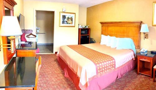 King Room with Tub - Disability Access/Non Smoking/Exterior Hall