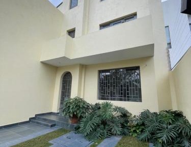 Studio Apartment with King Bed