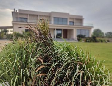 Villa with Garden View