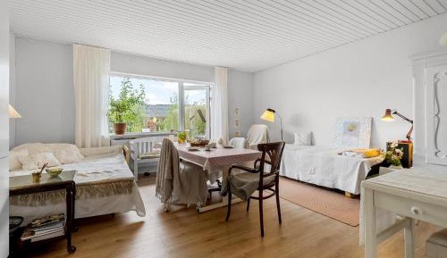 One-Bedroom Holiday Home
