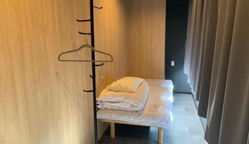 Single Room with Shared Bathroom