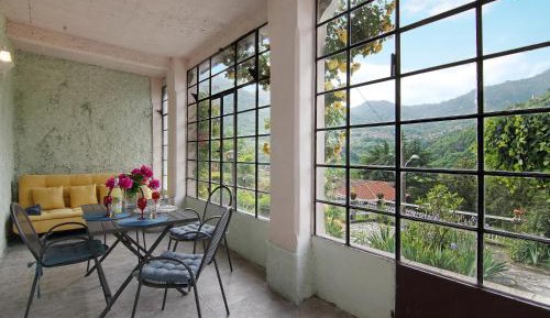 Villa with Garden View