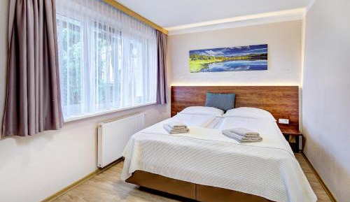 Two-Bedroom Apartment with Lateral Lake View
