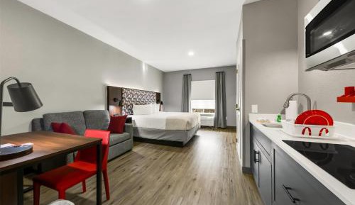Studio Suite with One King Bed and Full Kitchenette - Non-Smoking