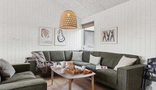 Eight-Bedroom Holiday Home