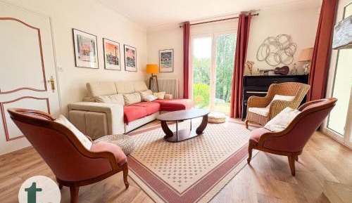 Three-Bedroom Holiday Home 