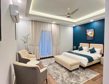 Deluxe Double Room (2 Adults + 1 Child)