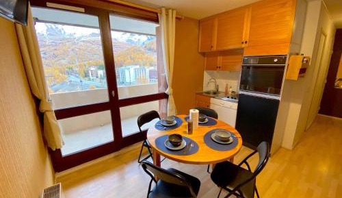 Studio with Mountain View