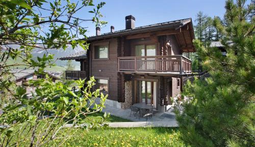 Three-Bedroom Chalet