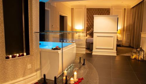 Majestic Suite with Jacuzzi