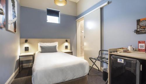 Studio with Single Bed