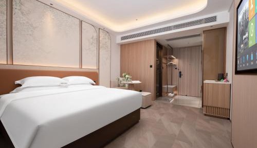 Standard Queen Room