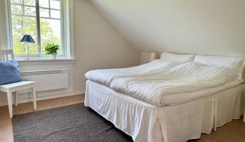 Double or Twin Room with Shared Bathroom