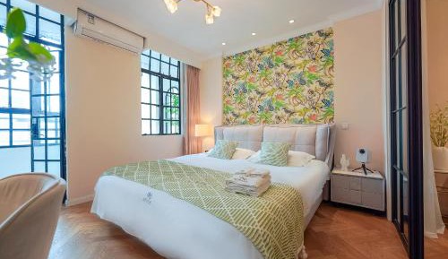 One-Bedroom Apartment with River View