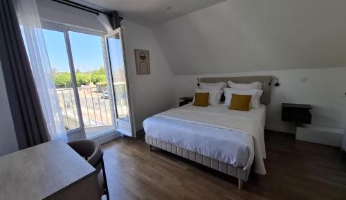 Deluxe Double Room with Balcony