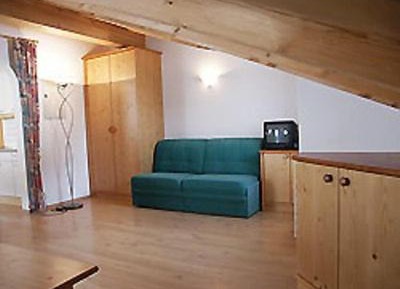 One-Bedroom Apartment with Balcony (2-4 Adults)