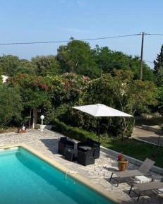Apartment with Garden View