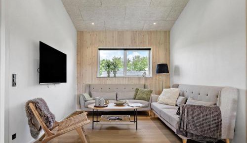 Five-Bedroom Holiday Home