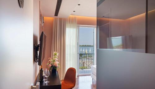 King Room with Lake View