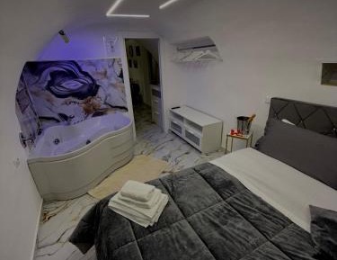 Deluxe Double Room with Bath