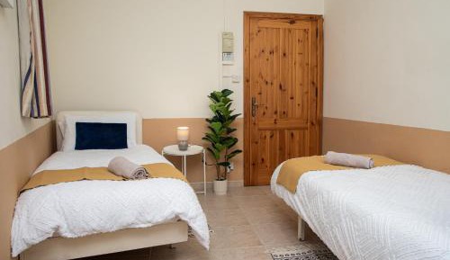 Twin Room with Private Bathroom